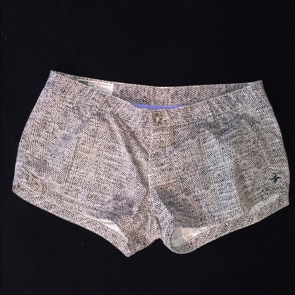 Hurley Shorts - Picture 2 of 8